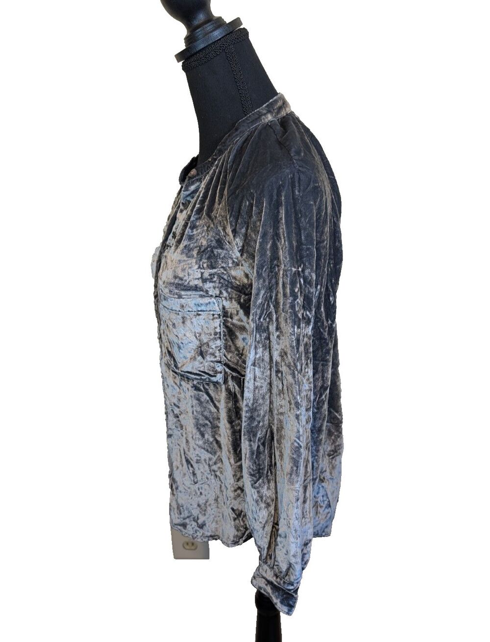 Pilcro Anthropologie Button Down Top Gray Pleating Velvet Relaxed Fit XS - Picture 5 of 14